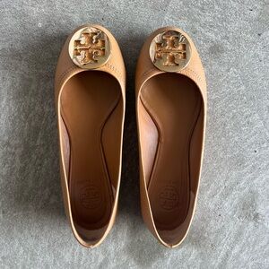 Tory Burch Flats (Royal Tan / Gold)